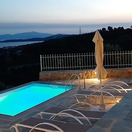 Rokanes Glass Stone With Pool Βίλα