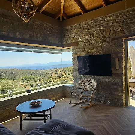 Rokanes Glass Stone With Pool Kouvelles