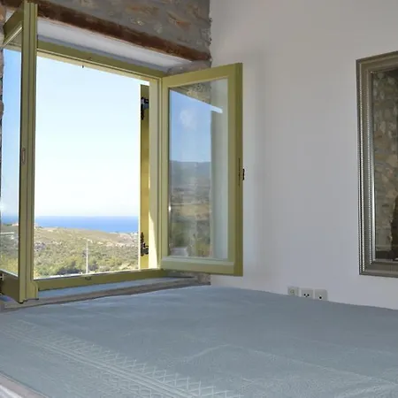 Rokanes Glass Stone With Pool فيلة *